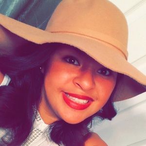 Meet your Posher, Maria